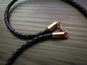 Кожаный шнур с золотыми концевыми (d 4 мм)