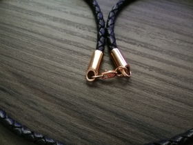 Кожаный шнур с золотыми концевыми (d 4 мм)