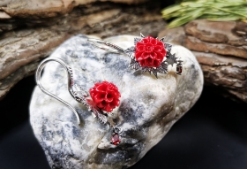 Серьги Алатырь с цветком (красный) и фианитом - серебро