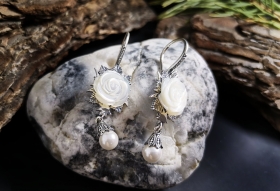 Серьги Алатырь с цветком (белый) и фианитом - серебро