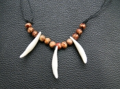 Ожерелье из 3х зубов волка