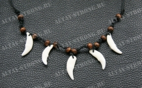 Ожерелье из 5х зубов волка