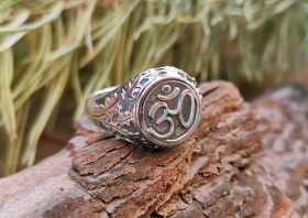 Перстень Мантра ОМ с листьями дуба - серебро 