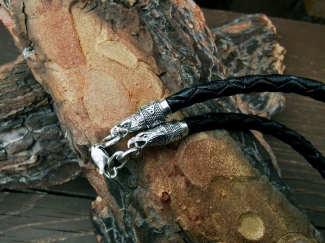 Кожаный шнур с серебром - Орлы (диаметр 4 мм)  ― Алтайстронг - Амулеты, Обереги, Талисманы