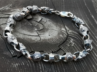 Звериный браслет - Волк - вожак из серебра (d 8 мм)  ― Алтайстронг - Амулеты, Обереги, Талисманы