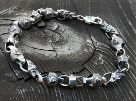 Звериный браслет - Волк - вожак из серебра (d 8 мм) 