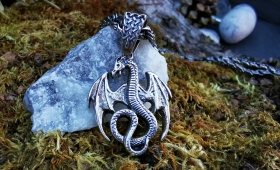 Медальон дракон из серебра