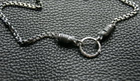 Цепь из серебра с волками - плетение Бисмарк (d 4 мм)